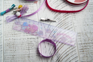 make diy bow hair clip - step 3 - ribbon loop