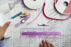 make diy bow hair clip - step 1 - measure ribbon